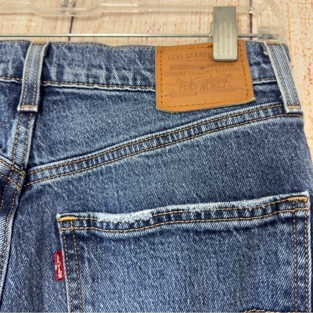 Levis Womens 70s Flare Legs distressed jeans size 28 - Picture 6 of 10